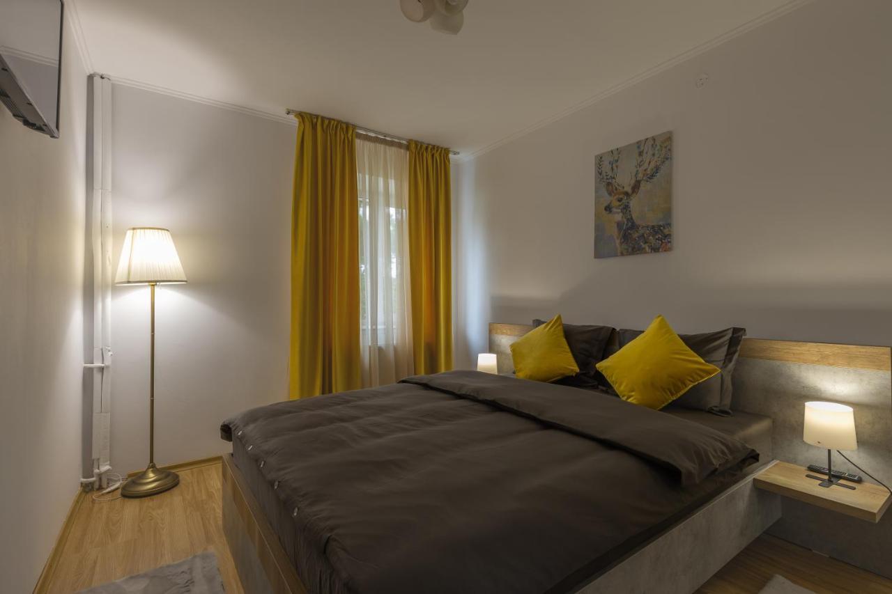 Luxury 2 Bedroom Holiday Apartment Piteşti Exterior foto