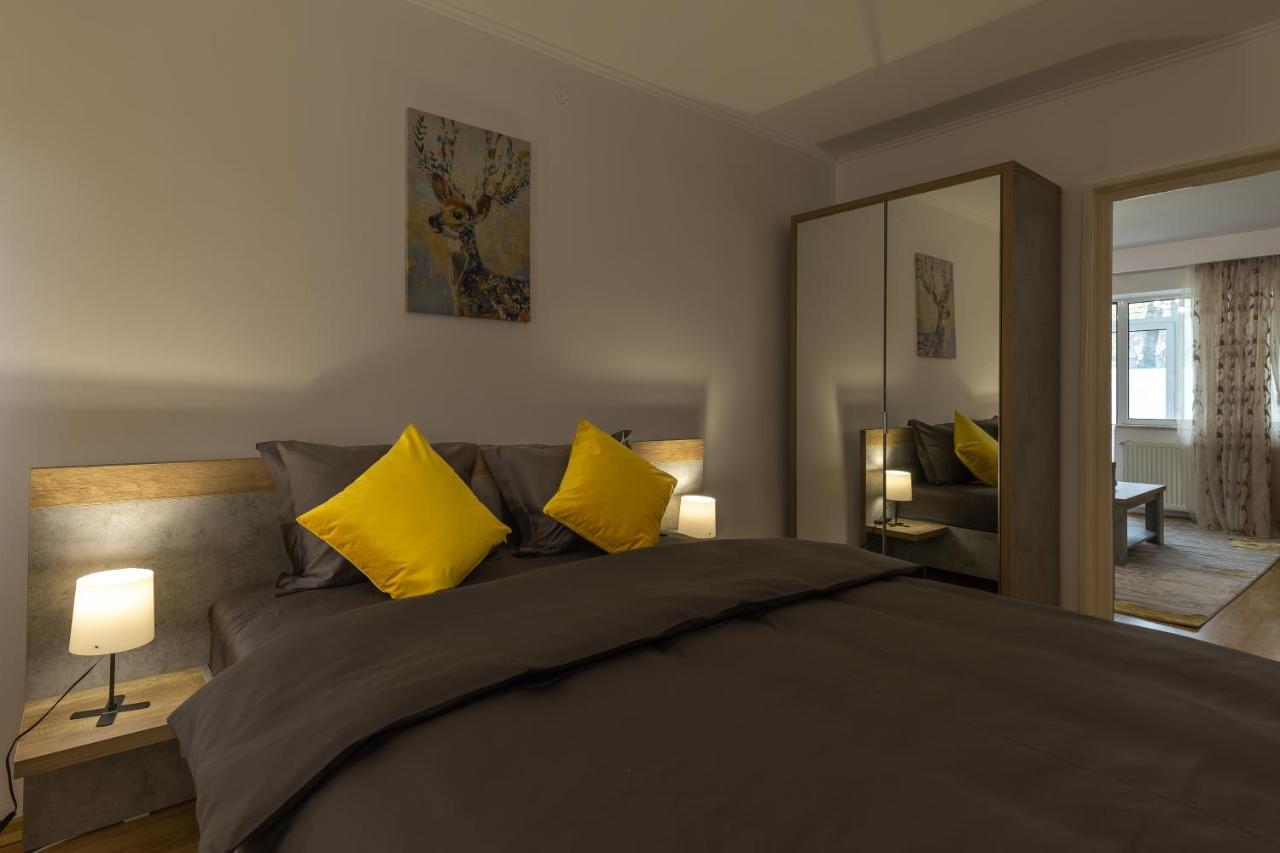 Luxury 2 Bedroom Holiday Apartment Piteşti Exterior foto