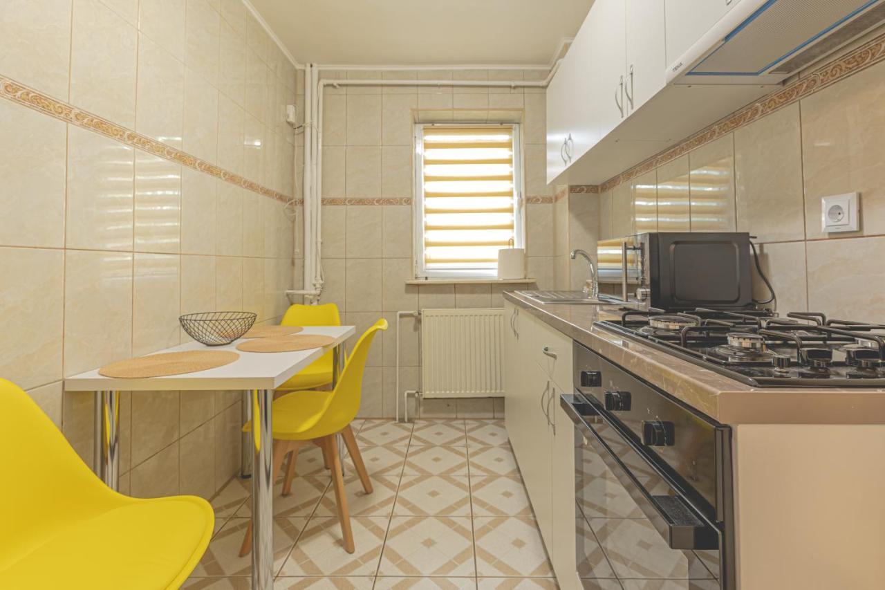 Luxury 2 Bedroom Holiday Apartment Piteşti Exterior foto