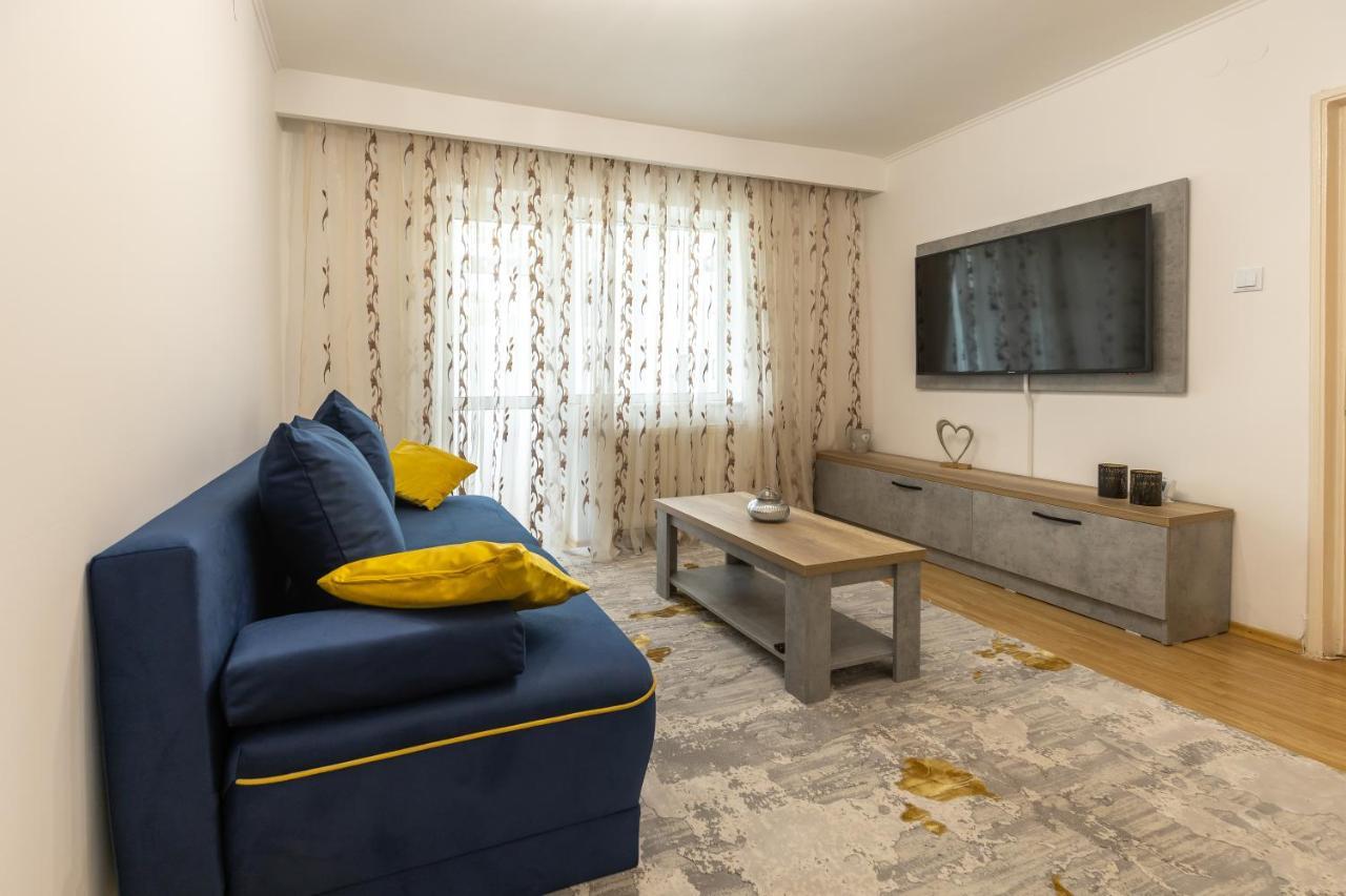 Luxury 2 Bedroom Holiday Apartment Piteşti Exterior foto